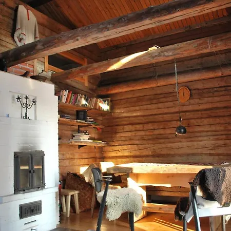 بيت خشبي Northern Lights Opposite The Mountains *