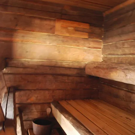 بيت خشبي Northern Lights Opposite The Mountains Ylikyro